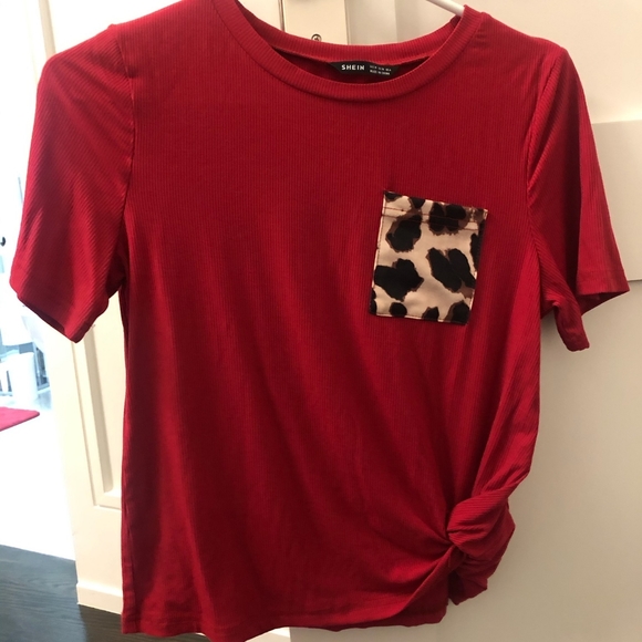 Tee shirt with a Pocket Twist design - Picture 2 of 4